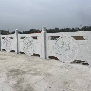 山西芝麻白河道栏杆 石材栏杆